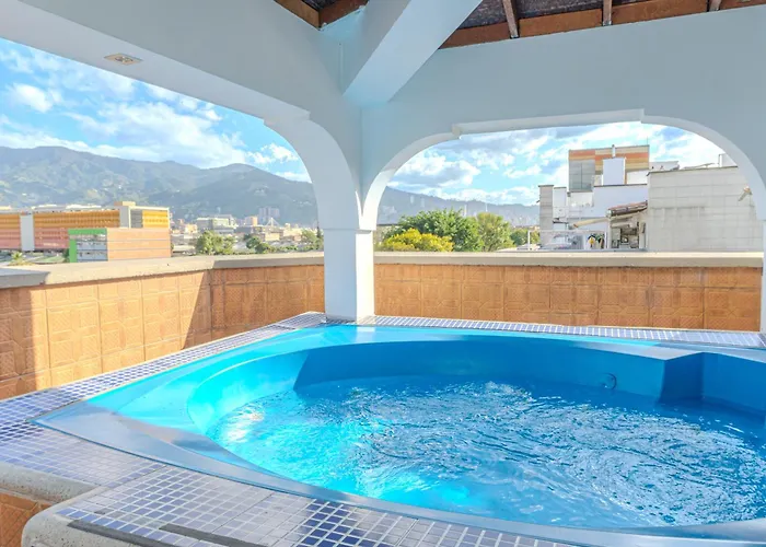 Cheap hotel: Hotel Alcaravan Medellin